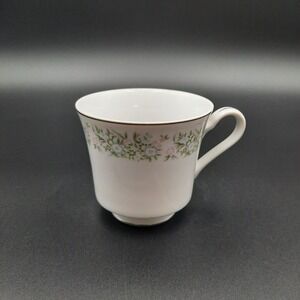 Taihei China Japan Floral Mug – White with Pastel Pink & Blue‎ Flowers, Gold Rim